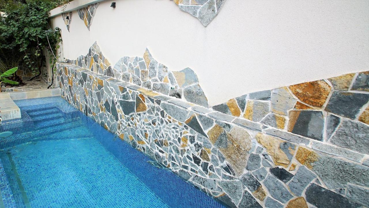 Penthouse Stoliv New Spa-Pool Villa Is Located 5M From The Sea, Exclusive Terrace,Private Jetty Wih Sunbeds, Pebble Beach, Secluded Location Total Area 375M2 At Your Disposal Kotor Exterior foto