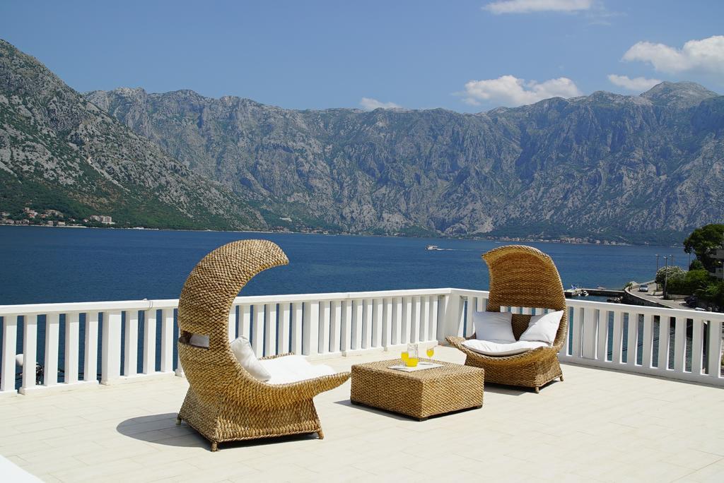 Penthouse Stoliv New Spa-Pool Villa Is Located 5M From The Sea, Exclusive Terrace,Private Jetty Wih Sunbeds, Pebble Beach, Secluded Location Total Area 375M2 At Your Disposal Kotor Exterior foto