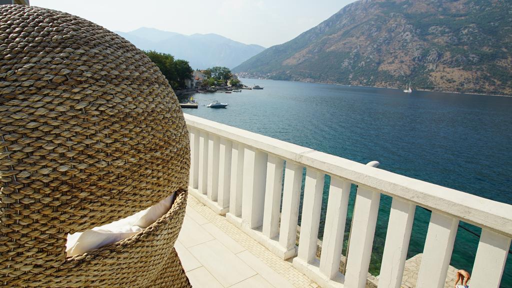 Penthouse Stoliv New Spa-Pool Villa Is Located 5M From The Sea, Exclusive Terrace,Private Jetty Wih Sunbeds, Pebble Beach, Secluded Location Total Area 375M2 At Your Disposal Kotor Exterior foto