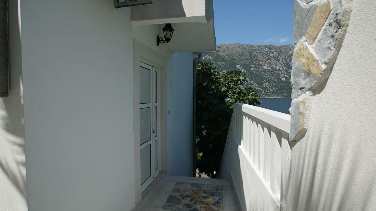 Penthouse Stoliv New Spa-Pool Villa Is Located 5M From The Sea, Exclusive Terrace,Private Jetty Wih Sunbeds, Pebble Beach, Secluded Location Total Area 375M2 At Your Disposal Kotor Exterior foto