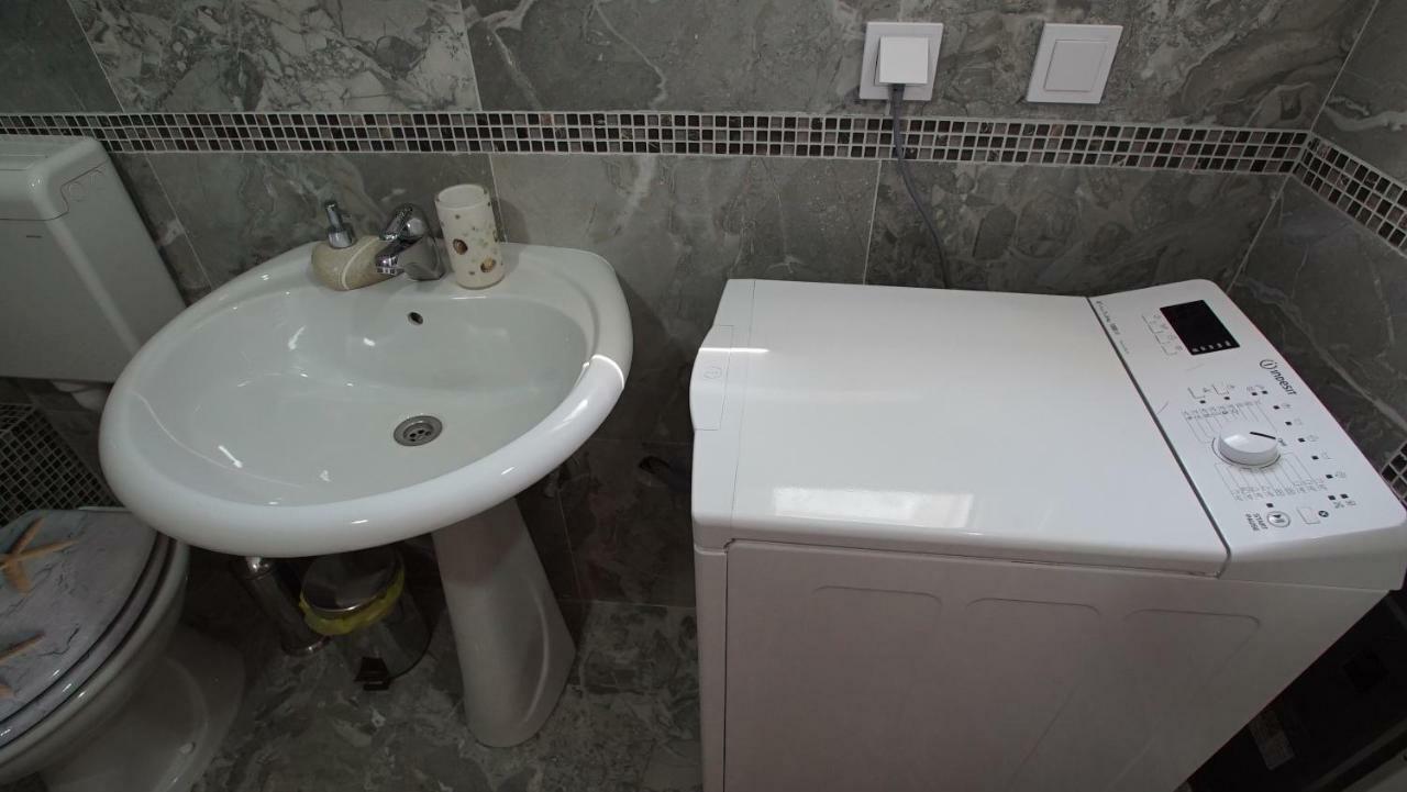 Penthouse Stoliv New Spa-Pool Villa Is Located 5M From The Sea, Exclusive Terrace,Private Jetty Wih Sunbeds, Pebble Beach, Secluded Location Total Area 375M2 At Your Disposal Kotor Exterior foto